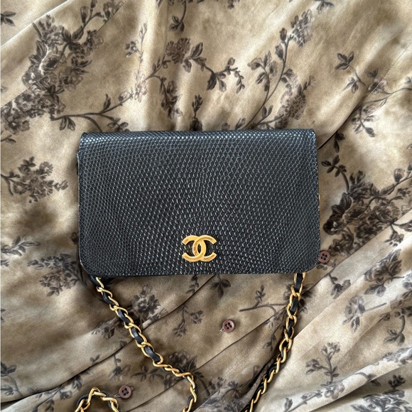 CHANEL Black Vintage Lizard Single Flap Bag Small GHW - Picture 2 of 15